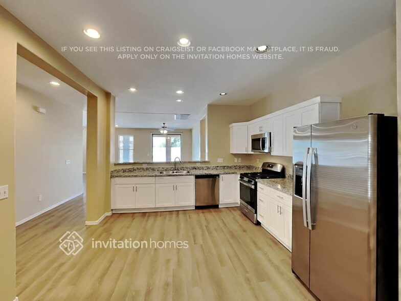 Building Photo - 25777 N 163rd Dr