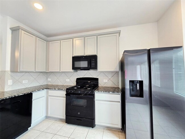 Building Photo - 511 Pulitzer Dr