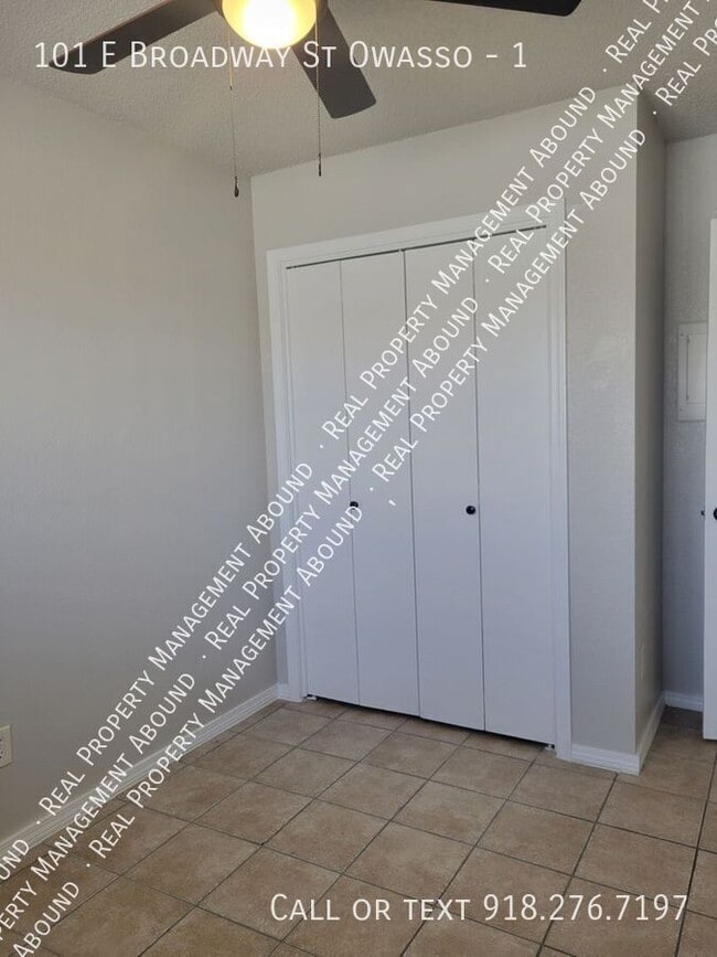 Building Photo - 101 E Broadway St