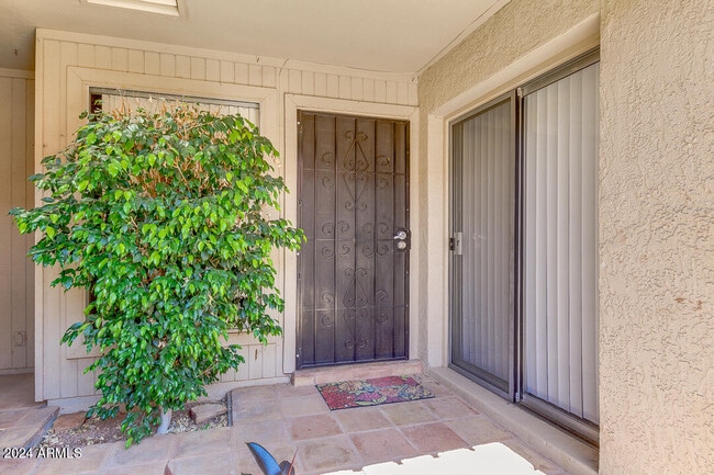 Building Photo - 195 N Cottonwood St