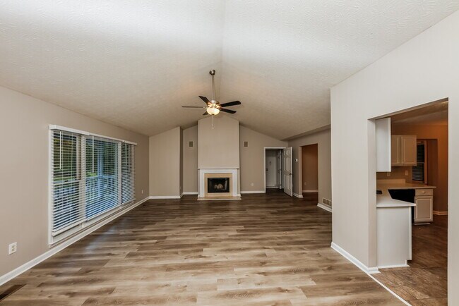 Building Photo - 524 Legacy Park Dr