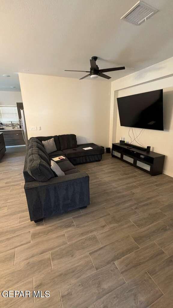 Building Photo - 476 Deserts Dr