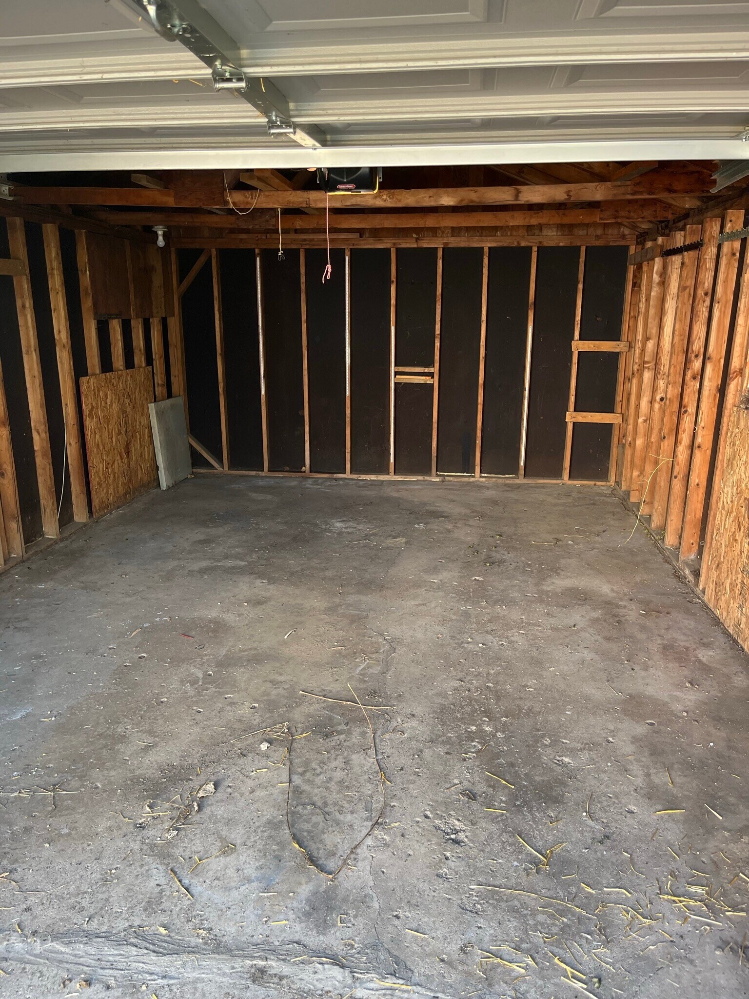 Building Photo - 272 S Weyant Ave