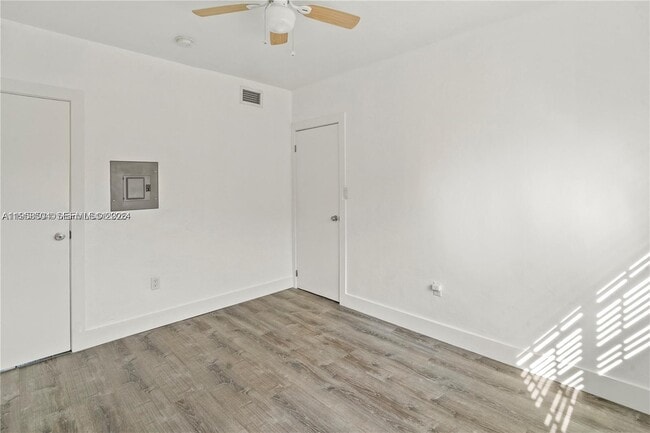 Building Photo - 12108 NE 5th Ave