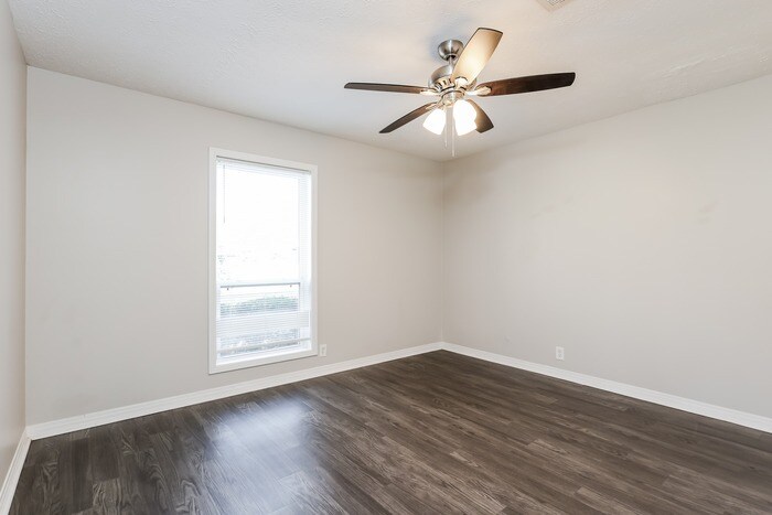 Building Photo - 52 Crossgates Dr