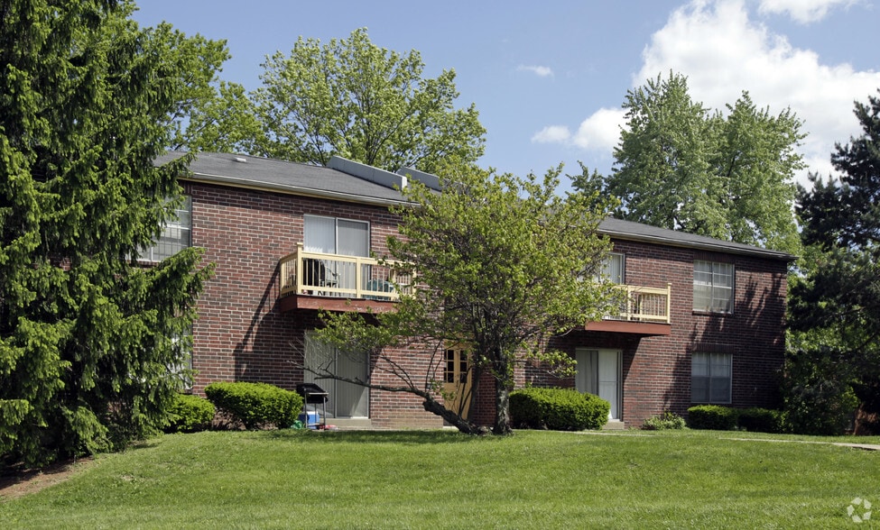 Half Moon Village Apartments 11008 Clear Skies Dr Saint Louis MO