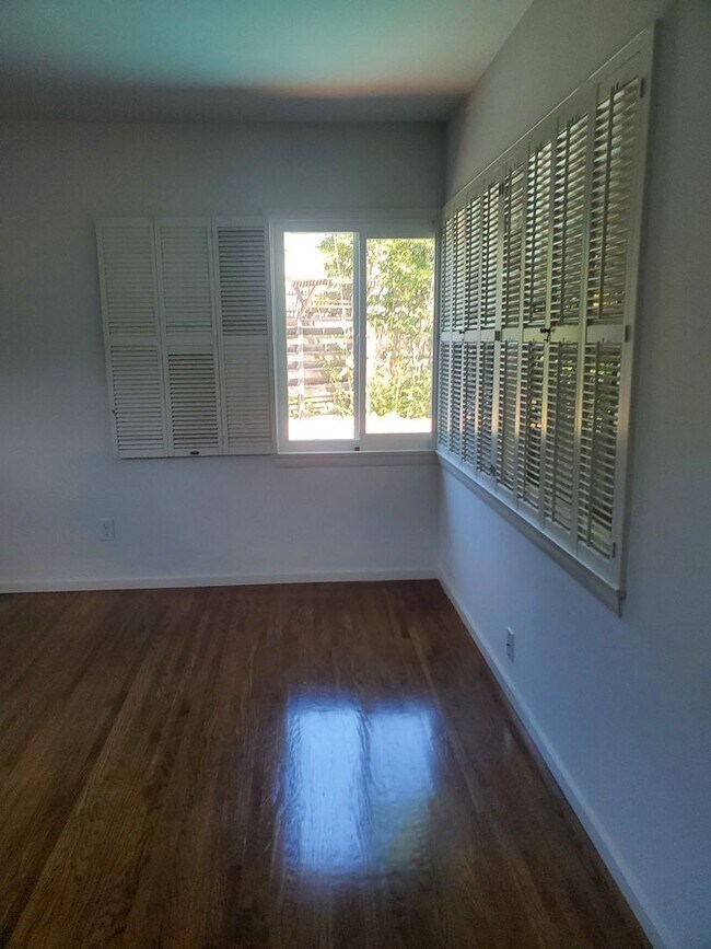 Building Photo - Recently Upgraded and Refreshed House with Pool and Casita