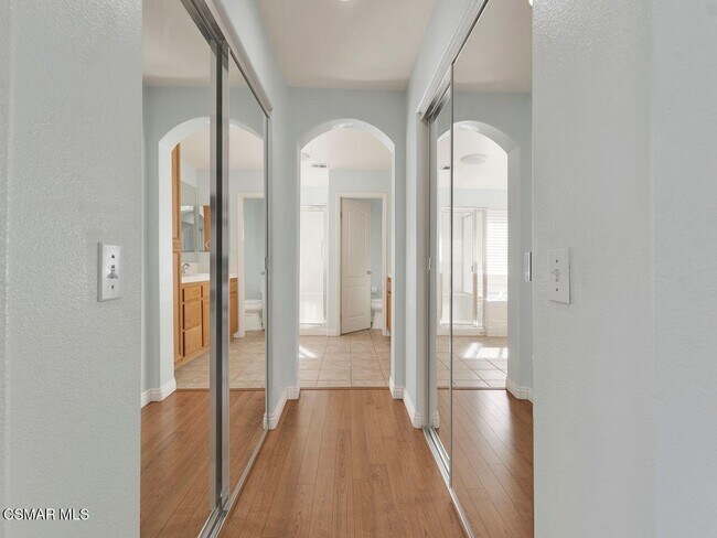 Building Photo - 3865 Angeline St