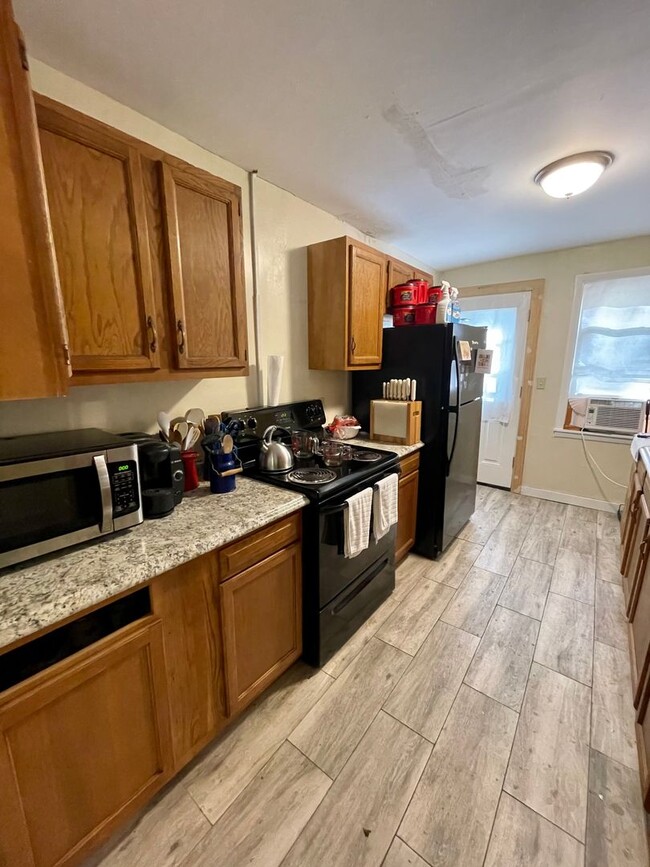 Building Photo - Moon Township (Mooncrest) - 1 Bed 1 Bath -...