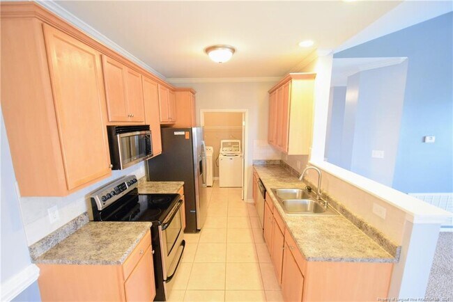 Building Photo - 1321 Kershaw Loop