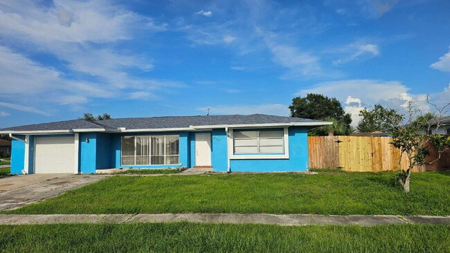 Primary Photo - 3 Bedroom Pool Home in North Port - Rent I...