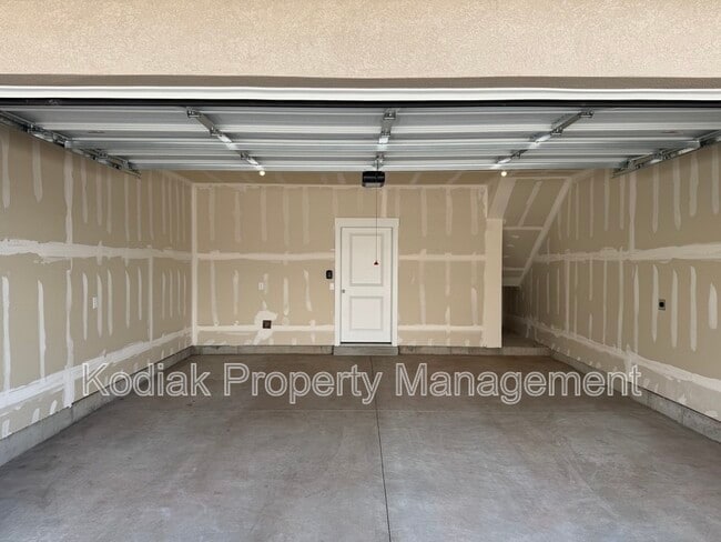 Building Photo - 229 W 925 N