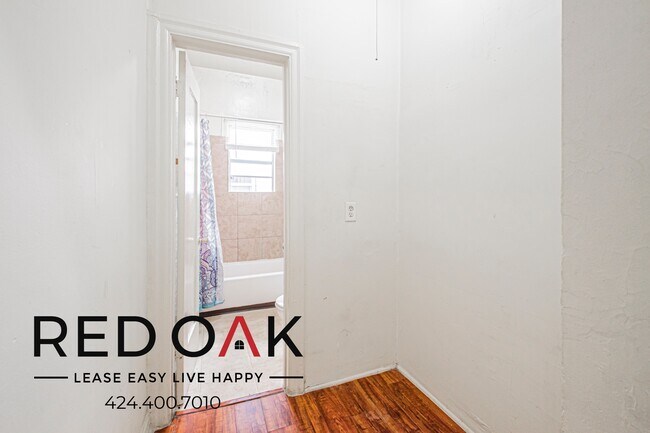 Building Photo - 302 Alexandria Ave