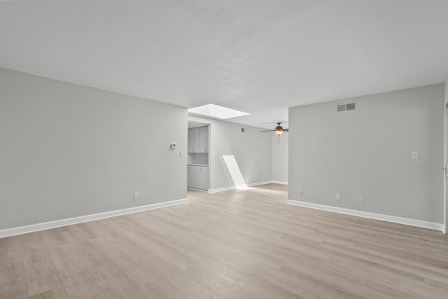Building Photo - 26851 Oak Branch Cir