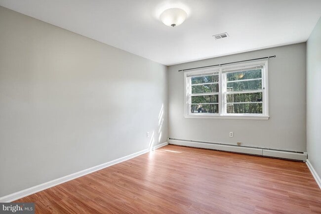 Building Photo - 7525 Salem Rd