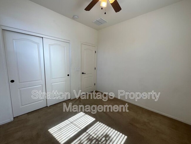 Building Photo - 3432 E Russell St