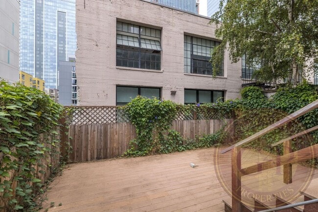 Building Photo - Rincon Hill - 3 BR, 2 BA House 1,164 Sq. Ft. - 3D Virtual Tour, Garage, Yard