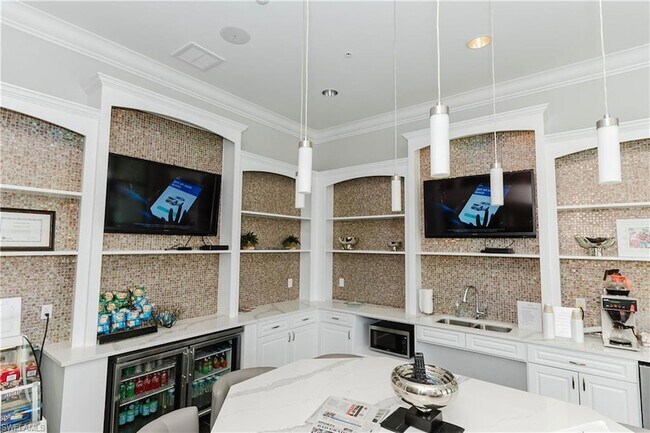 Building Photo - 5697 Mayflower Way