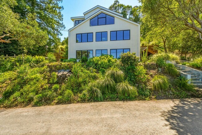 Building Photo - Beautifully Remodeled 4BR + Office Mill Valley Home — Furnished, Private 3/4-Acre Setting, Walk t...