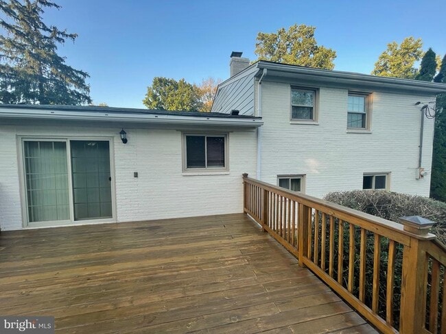 Building Photo - 21 W Golf Club Ln