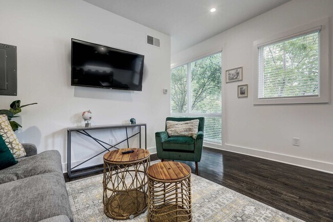 Building Photo - 940 Piedmont Ave NE