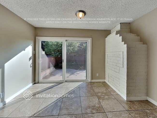 Building Photo - 15040 Valerio St