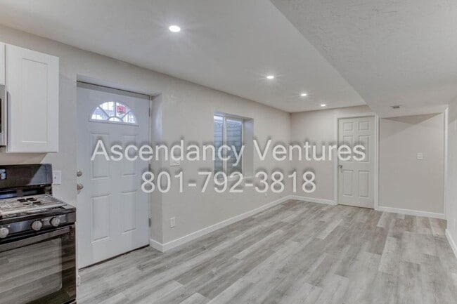 Building Photo - 171 Calais Ln