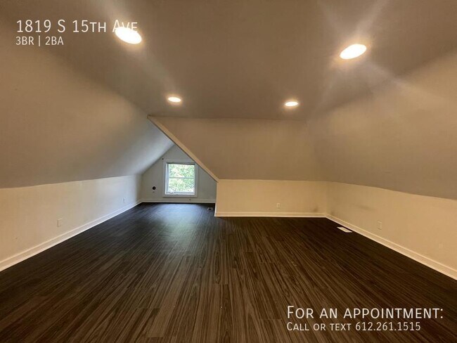 Building Photo - 1819 15th Ave S