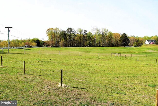 Building Photo - 3730 Hunting Creek Rd