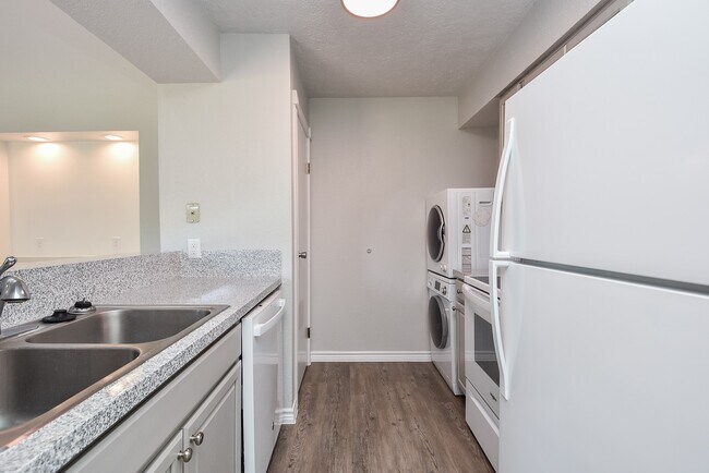 Building Photo - 13151 Walden Rd