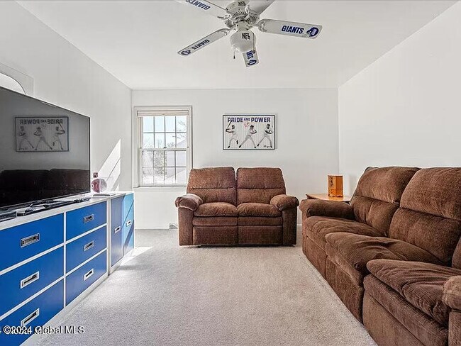 Building Photo - 633 Salvia Ln