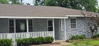 Building Photo - Amazing house to call home.