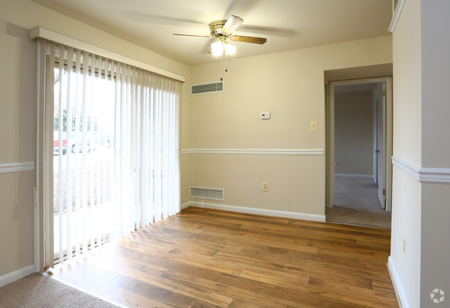 Interior Photo - Laurel Park & Laurelton Court