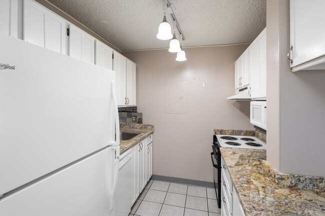 Building Photo - Kinau Lanais - One bedroom, one bath, one ...