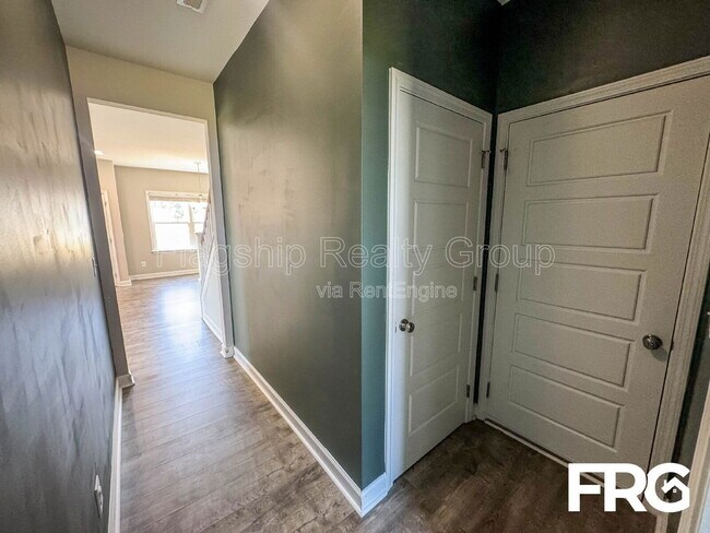 Building Photo - 208 Coffman Dr