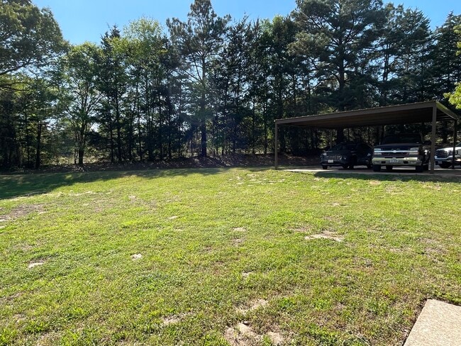 Building Photo - 15021 Hillview Rd