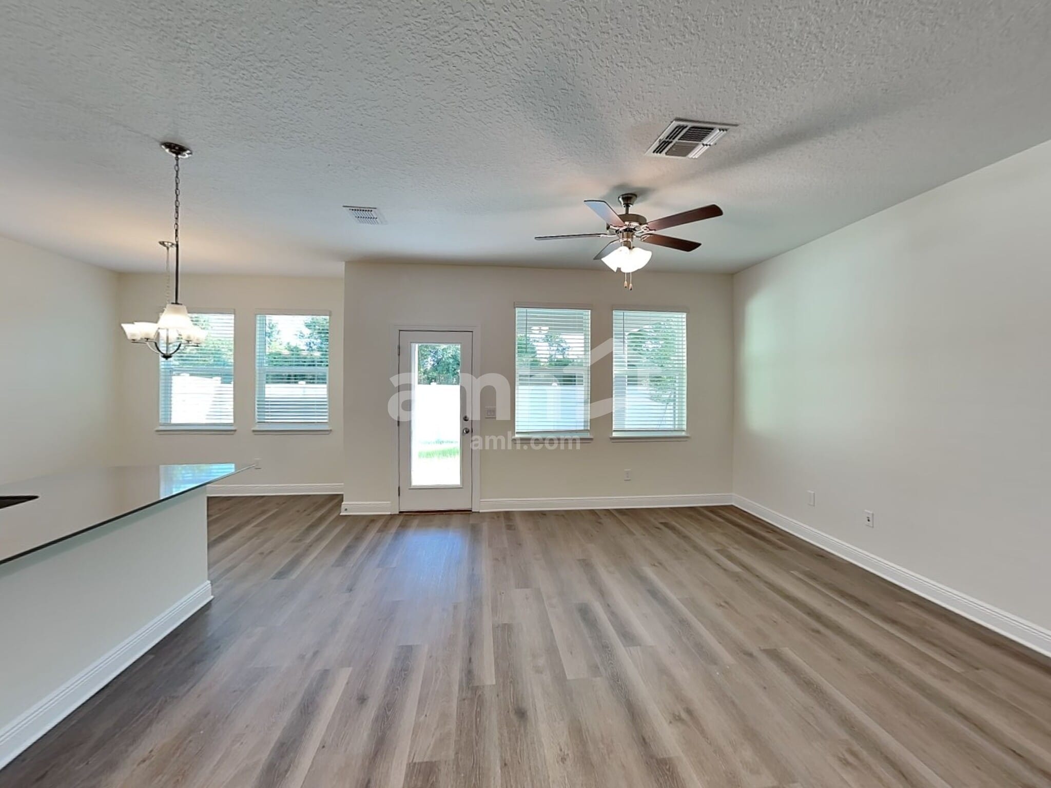 Building Photo - 1044 Heavenly Dr