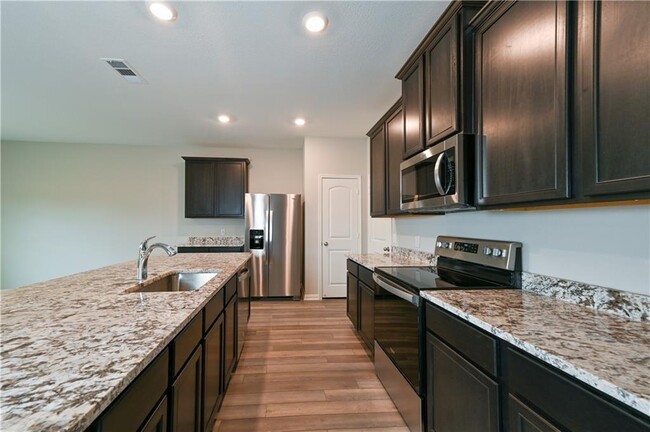 Building Photo - 524 Republic Dr