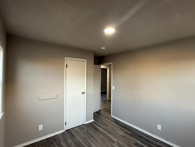 Building Photo - 2320 Haskell St