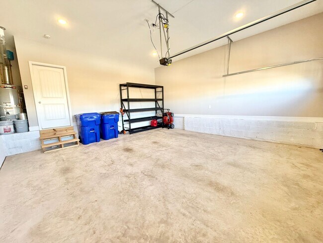 Building Photo - 100 Songberry St