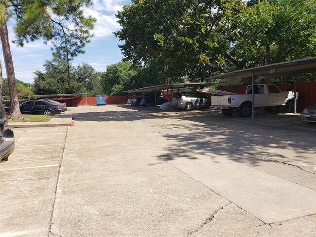 Building Photo - 16111 Aspenglen Dr