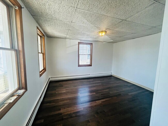 Building Photo - 160 Bryant St