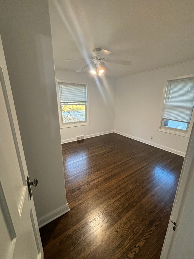 Building Photo - 2813 Pennsylvania Ave S