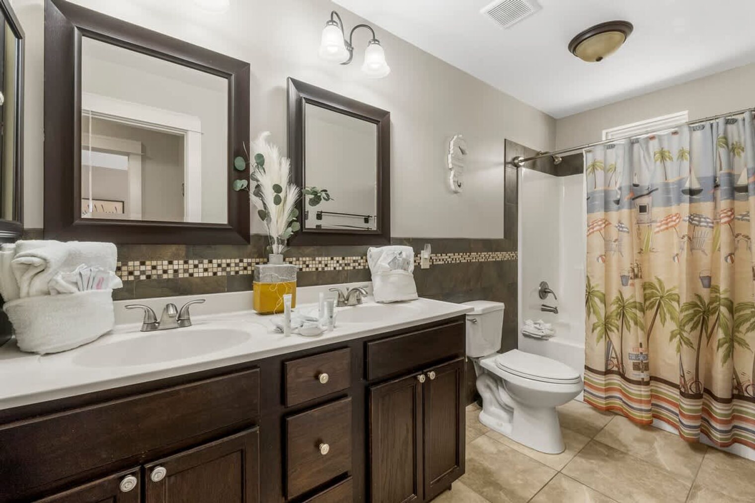 Building Photo - 7405A Beach Dr