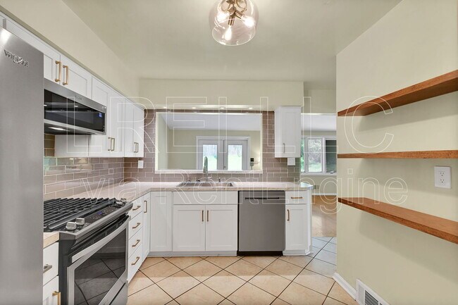 Building Photo - 5358 Southdale Rd
