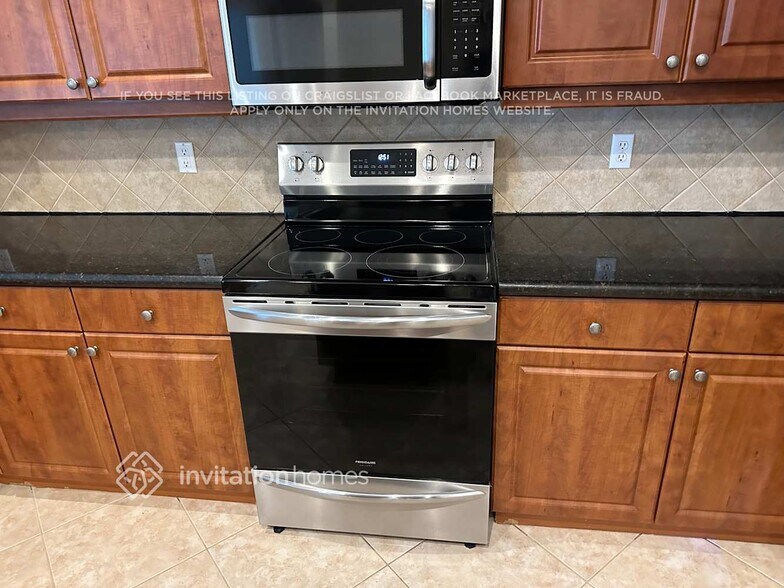 Building Photo - 9343 Plantation Estates Dr