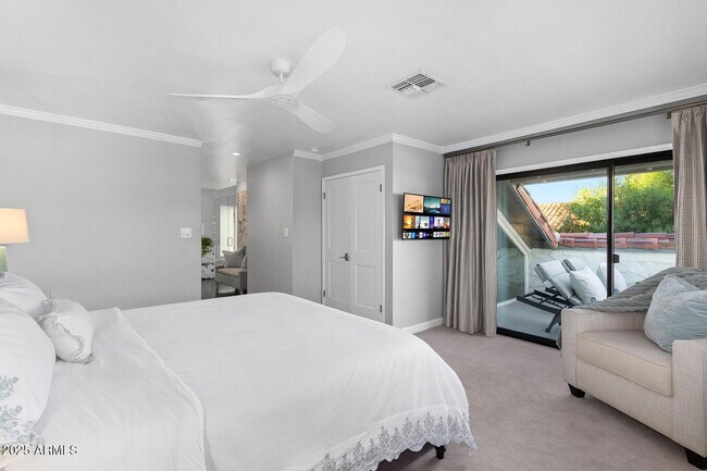 Building Photo - 5822 N Scottsdale Rd