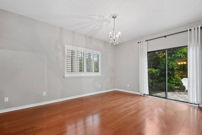 Building Photo - First floor 2/2 condo in Winter Park