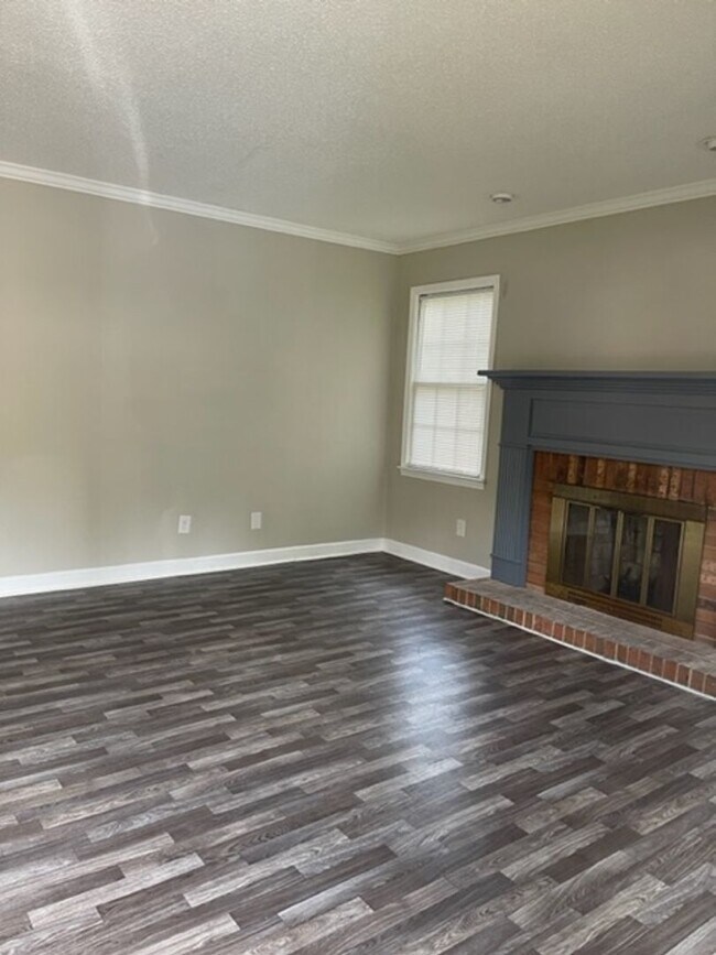 Building Photo - E Blackstock Rd -14