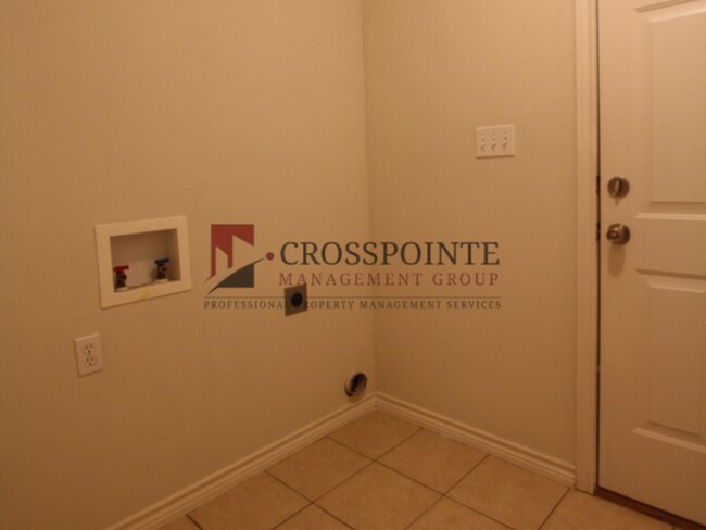 Building Photo - Available! 3 Bedroom Home in Flint!